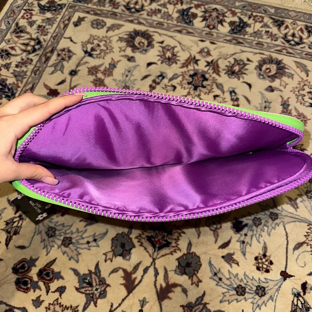 Marc Jacobs Daisy Pink Floral Laptop case